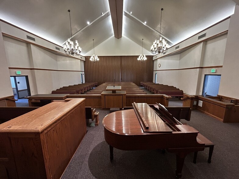 More Photos Of 11022 Riverside Drive, North Hollywood Religious Facility For Sale