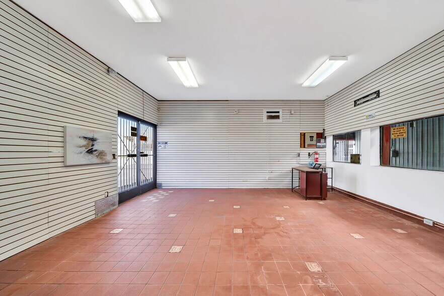 More Photos Of 1500 W Pacific Coast Hwy, Long Beach Carwash For Sale