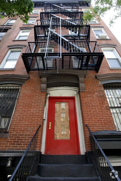 More Photos Of 35 E 1st St, New York Apartments For Lease