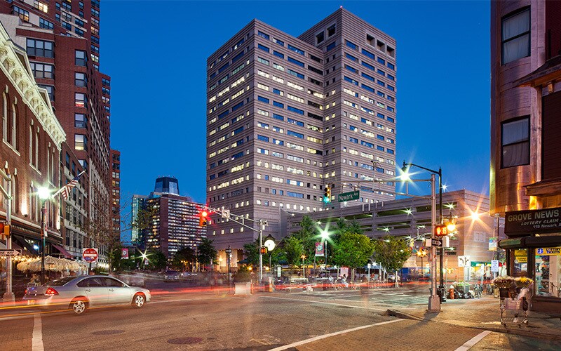 More Photos Of 95 Christopher Columbus Dr, Jersey City Office For Lease