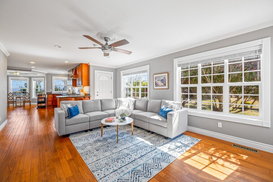 More Photos Of 19351 Del Mar Dr, Fort Bragg Specialty For Sale