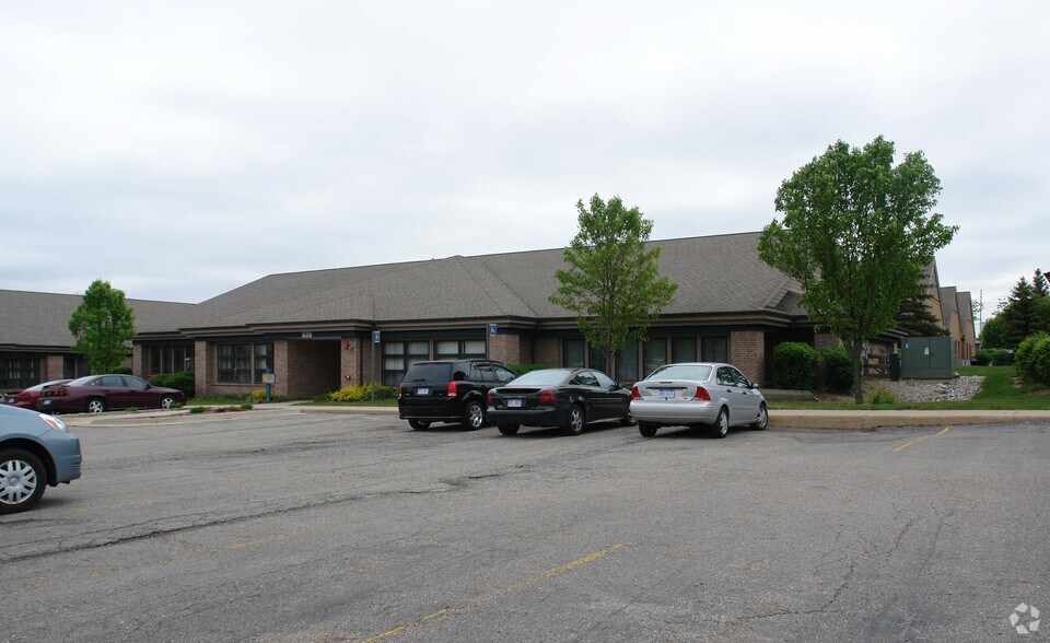 More Photos Of 839 Centennial Way, Lansing Office For Lease