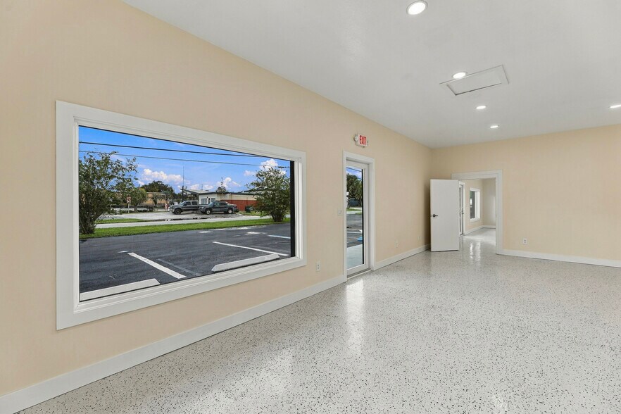More Photos Of 1228 S Hopkins Ave, Titusville Office For Sale