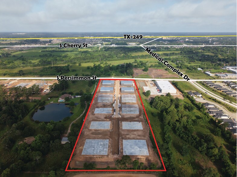 More Photos Of 1523 S Persimmon St, Tomball Warehouse For Sale
