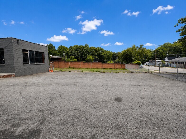 More Photos Of 1657 Lakewood Ave SE, Atlanta Storefront For Sale