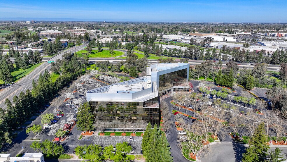 More Photos Of 1435 River Park Dr, Sacramento Office For Sale