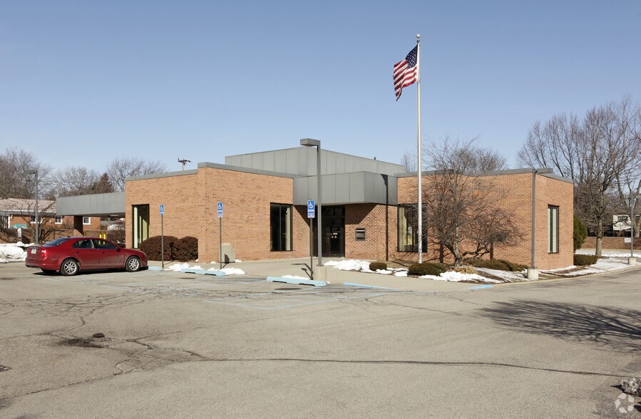More Photos Of 36700 5 Mile Rd, Livonia Bank For Sale