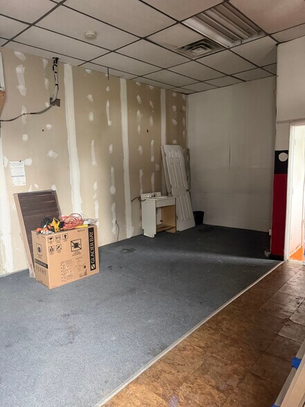 More Photos Of 126 Washington Ave, Belleville Storefront Retail Residential For Lease
