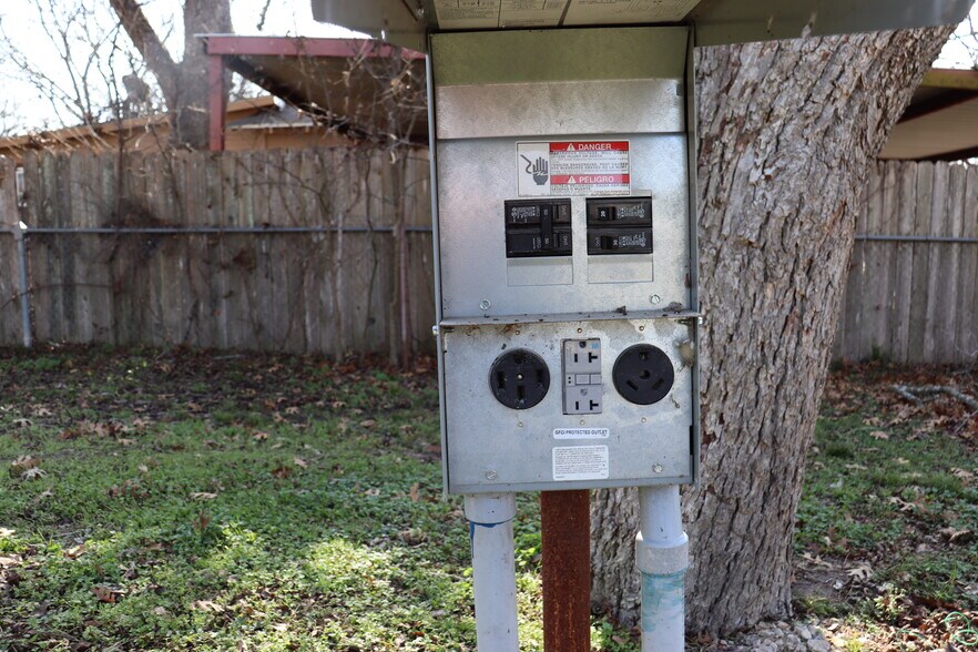 More Photos Of 502 E Navarro Ave, Mart Land For Sale
