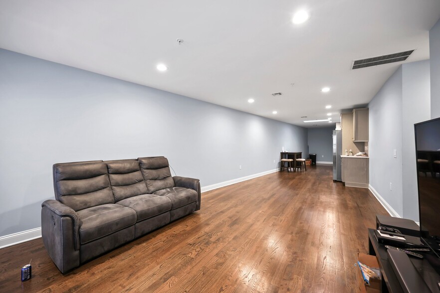 More Photos Of 19 Franklin St, Bloomfield Storefront Retail Office For Sale