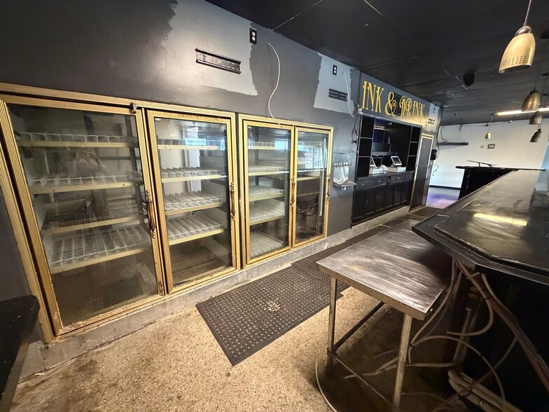 More Photos Of 2986-2990 S Sanford Ave, Sanford Freestanding For Lease