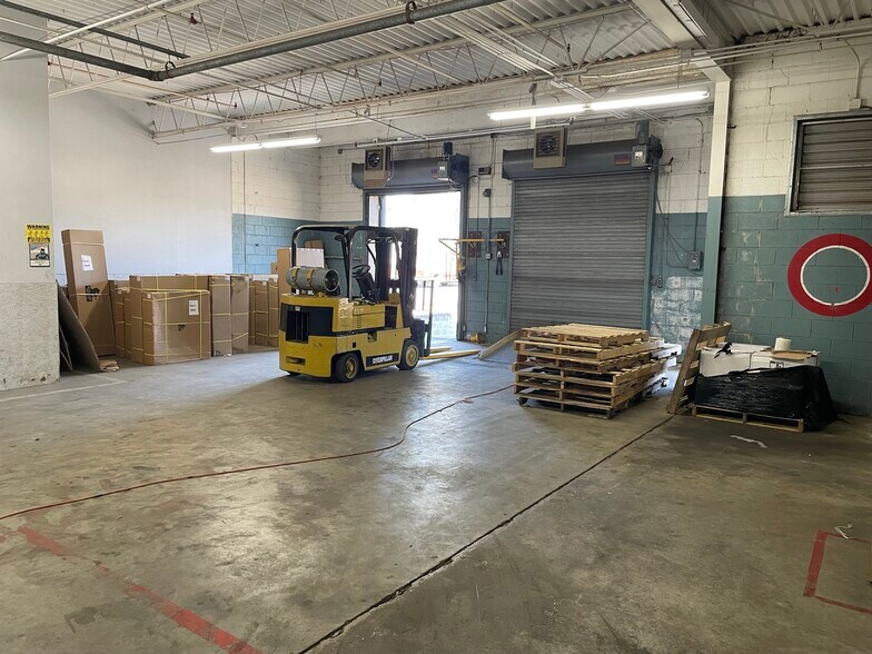 More Photos Of 101 W New St, Pink Hill Warehouse For Sale