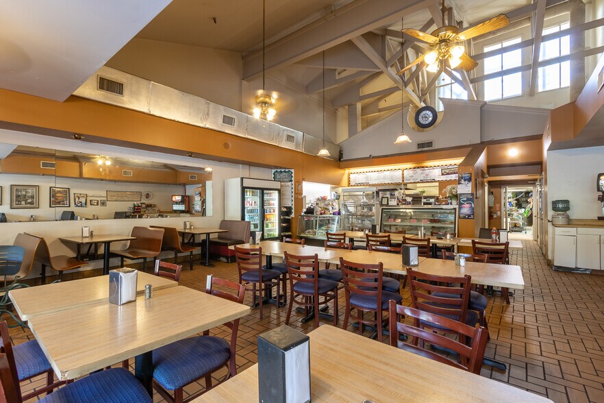 More Photos Of 2441 NW 43rd St, Gainesville Storefront For Sale