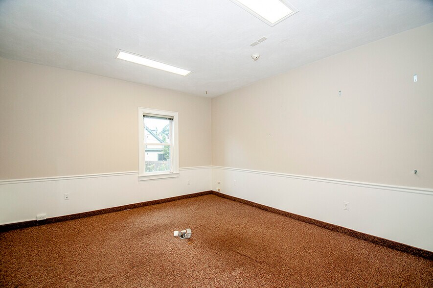 More Photos Of 4 Davis Ct, Brookline Loft Creative Space For Lease