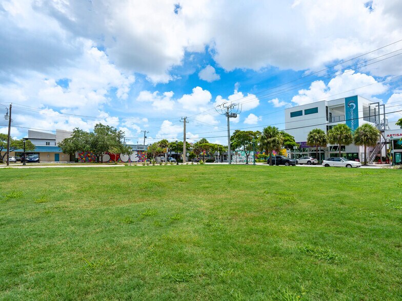 More Photos Of 701 Cohen Way, Sarasota Land For Sale