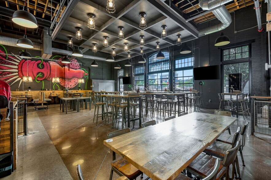 More Photos Of 316-320 Reading Rd, Cincinnati General Retail For Lease