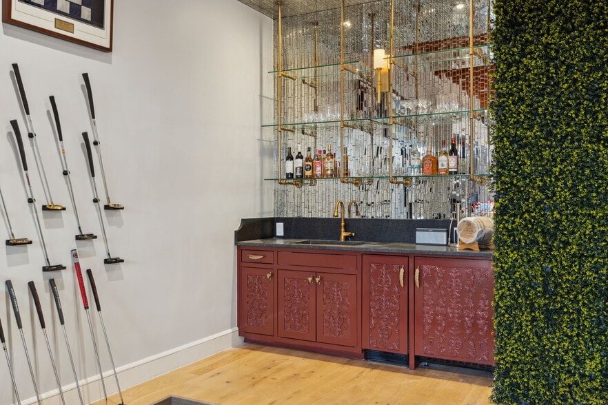 More Photos Of 4763 Algiers St, Dallas Loft Creative Space For Sale
