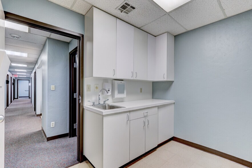 More Photos Of 5622 N Portland Ave, Oklahoma City Medical For Lease