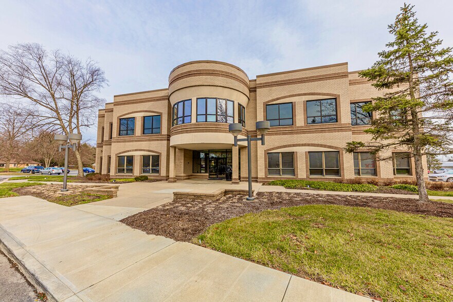 More Photos Of 3021 E 98th St, Indianapolis Unknown For Lease