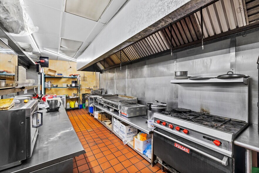 More Photos Of 2001 E Washington St, New Castle Restaurant For Sale