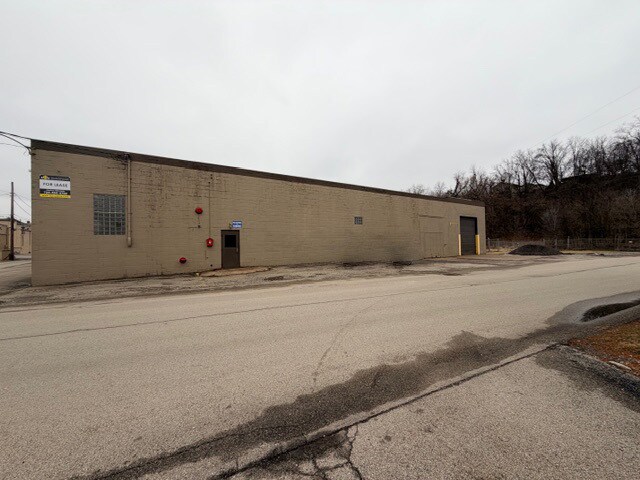 More Photos Of 595 Meadow Ave, Washington Warehouse For Lease