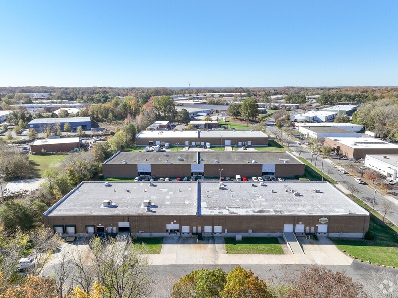 More Photos Of 4101 Revolution Park Dr, Charlotte Light Distribution For Lease