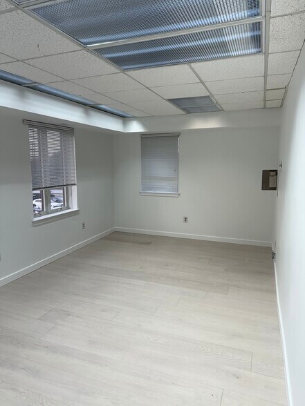 More Photos Of 183-185 W Lancaster Ave, Paoli Storefront Retail Office For Sale