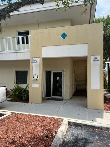 More Photos Of 2753 Vista Pky, West Palm Beach Light Distribution For Lease