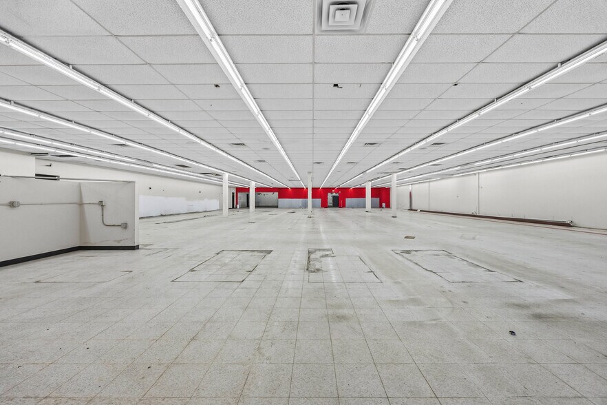 More Photos Of 3 Geddes Street Ext, Holley Supermarket For Sale