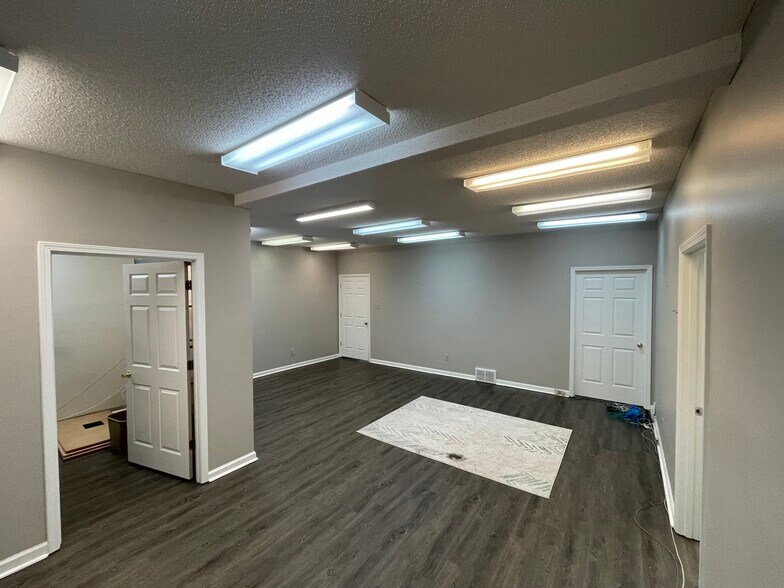 More Photos Of 269 Germantown Bend Cv, Cordova Office For Lease