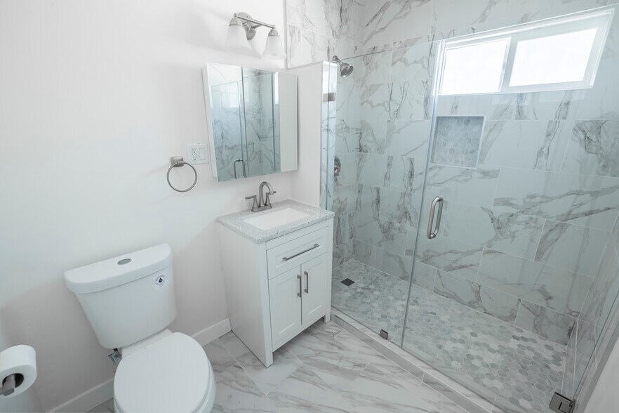 More Photos Of 14413 Firmona Ave, Lawndale Office Residential For Lease