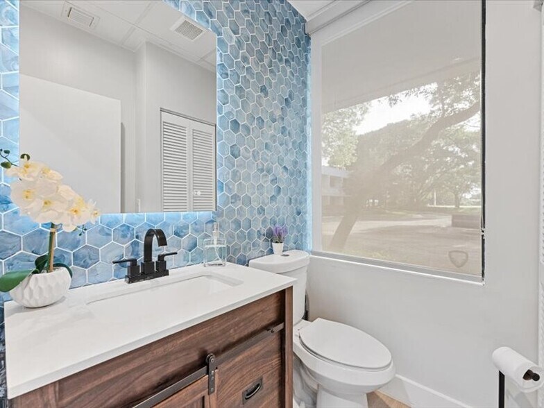 More Photos Of 2295 NW Corporate Blvd, Boca Raton Office Residential For Lease