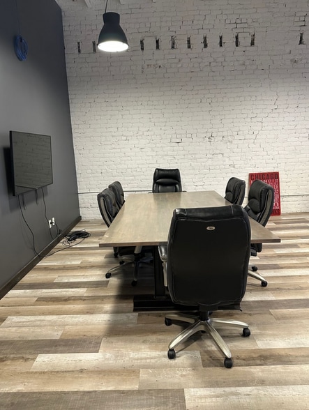 More Photos Of 108 N Main St, Crown Point Storefront Retail Office For Lease