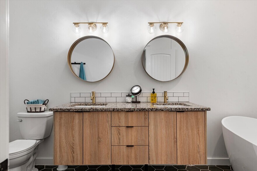 More Photos Of 1905 2nd St, Baker City Storefront Retail Residential For Sale