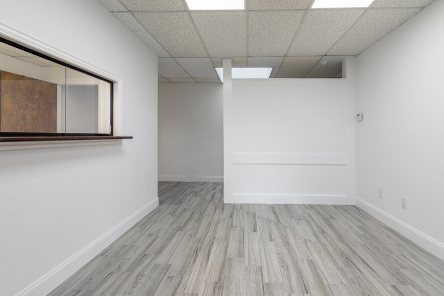 More Photos Of 736 N Fielder Rd, Arlington Medical For Sale
