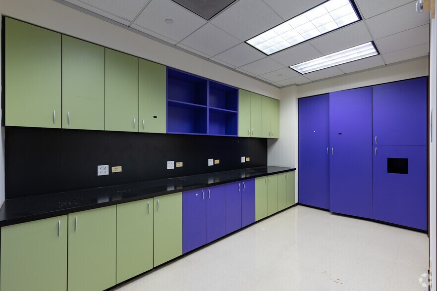 More Photos Of 13401 N I-45, Houston Office For Sale
