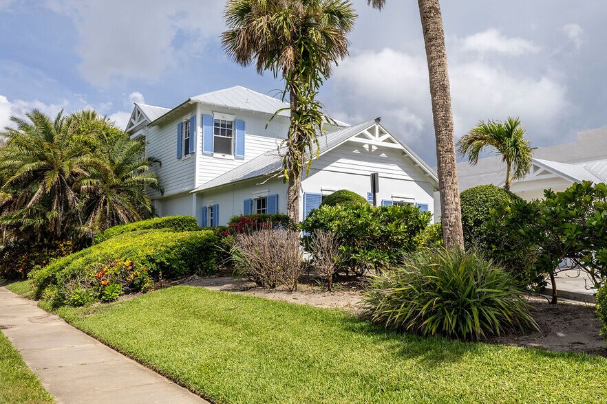 More Photos Of 3509 Ocean Dr, Vero Beach Flex For Sale