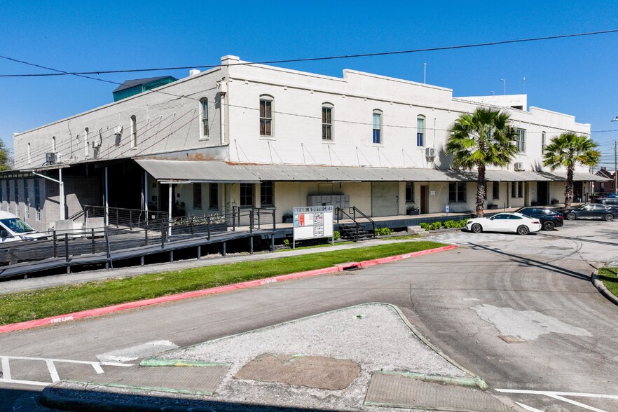 Primary Photo Of 1113 Vine St, Houston Loft Creative Space For Lease