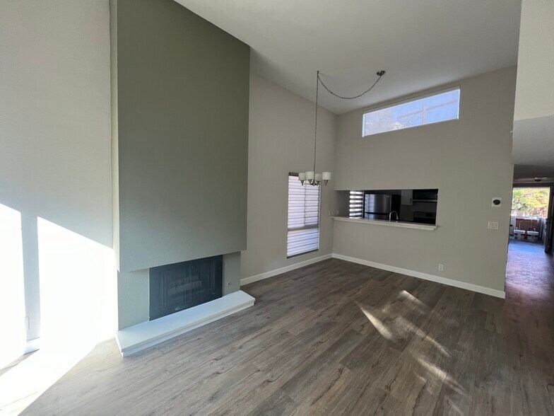 More Photos Of 11209 Sardis Ave, Los Angeles Multifamily For Sale