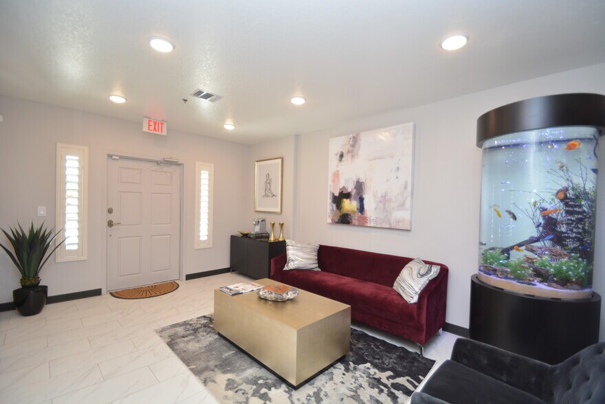 More Photos Of 6542 Greatwood Pky, Sugar Land Medical For Sale