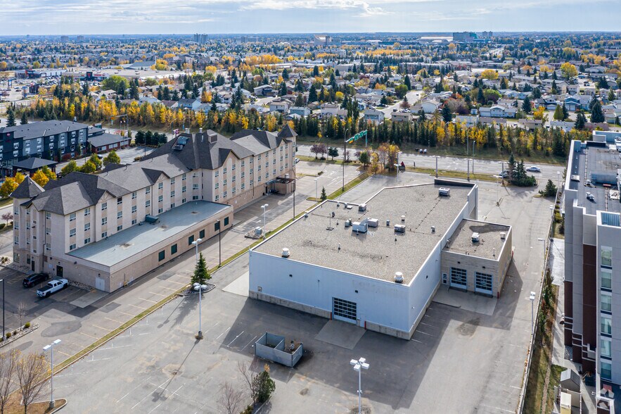 More Photos Of 17920 100 Ave NW, Edmonton Showroom For Lease