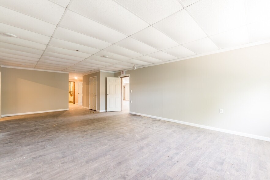 More Photos Of 8456 Newman St, Douglasville Light Manufacturing For Lease