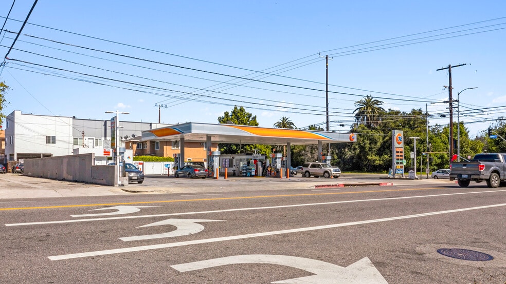 More Photos Of 16455 Victory Blvd, Van Nuys Service Station For Sale