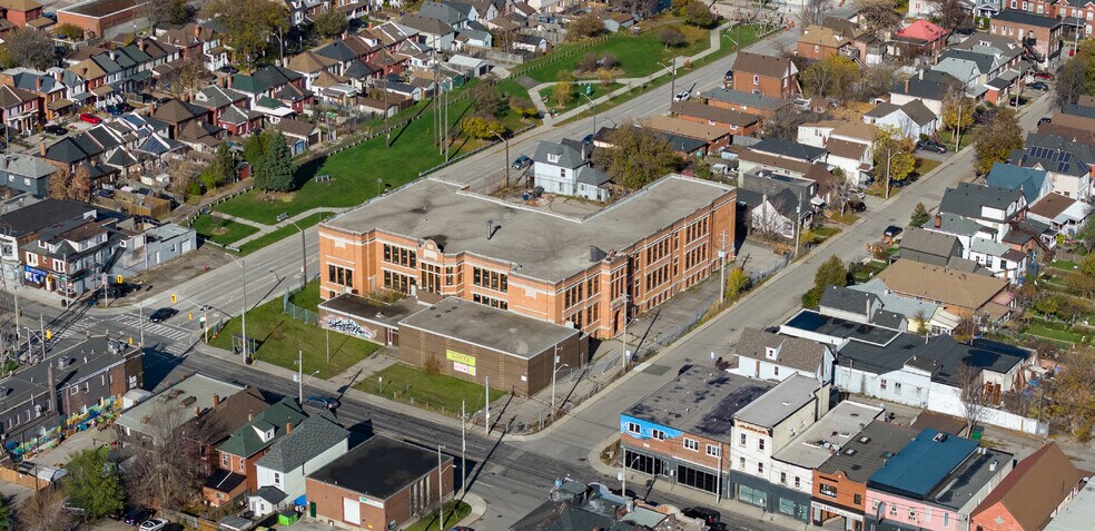 More Photos Of 601 Barton St E, Hamilton Schools For Sale