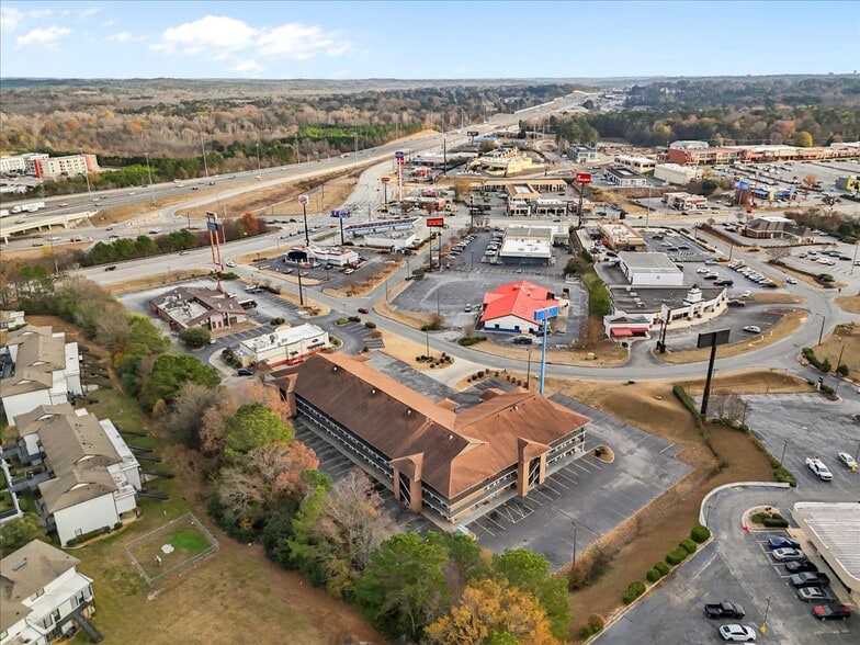 More Photos Of 105 Riverside Pky, Macon-Bibb Hotel For Sale