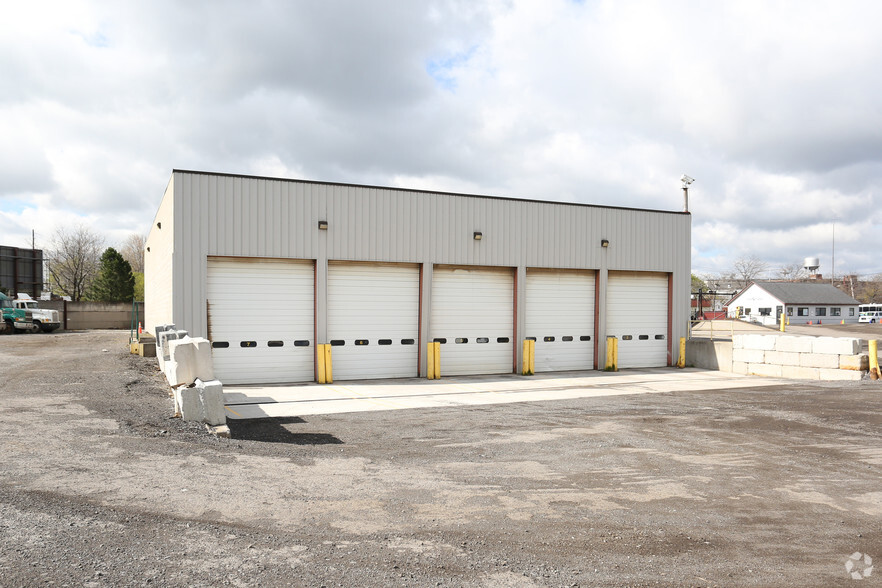 Primary Photo Of 600 West Ave, Rochester Manufacturing For Lease