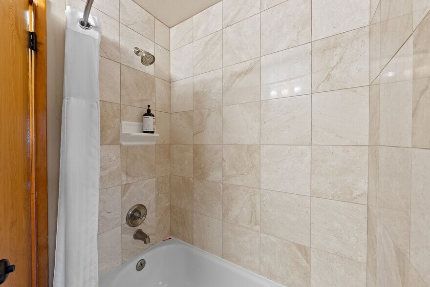 More Photos Of 3105 NW O. B. Riley Rd, Bend Hotel For Sale