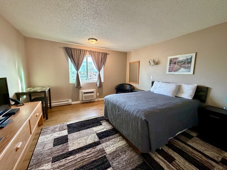 More Photos Of 1150 N Main St, Deer Lodge Hotel For Sale