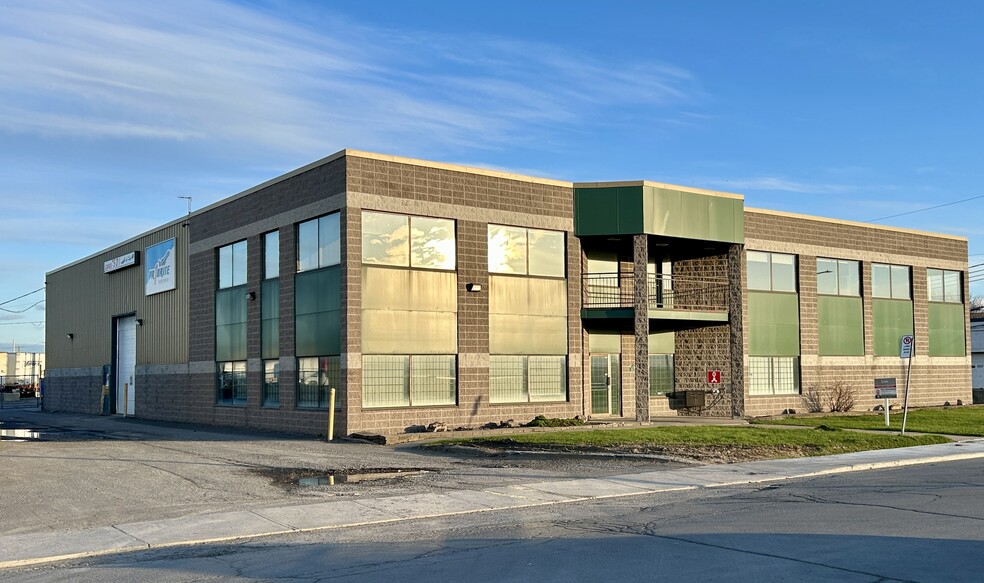 Primary Photo Of 100 Av Jenkins, Dorval Warehouse For Lease