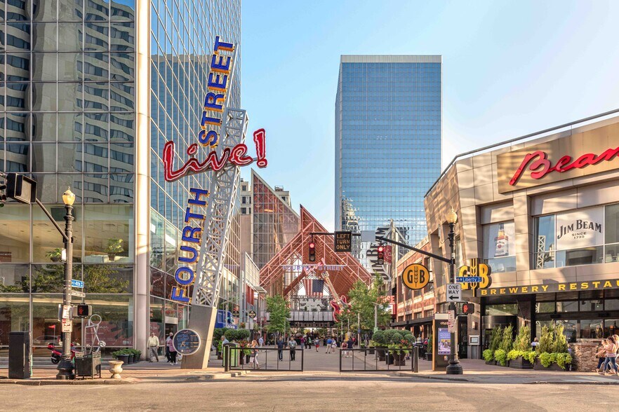 More Photos Of 410-450 S 4th St, Louisville Storefront For Lease